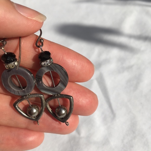 Earrings - Picture 5 of 7